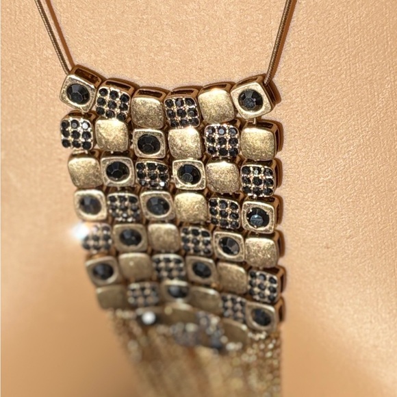 Elegant Gold and Black Statement Necklace - Picture 2 of 12